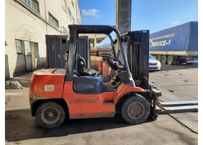 Оренда Дизельний вилковий навантажувач Toyota 02-7FD35